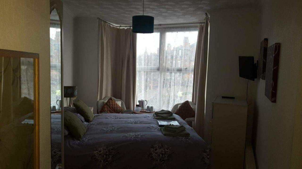 Hallam Guest House Скарбъро Екстериор снимка